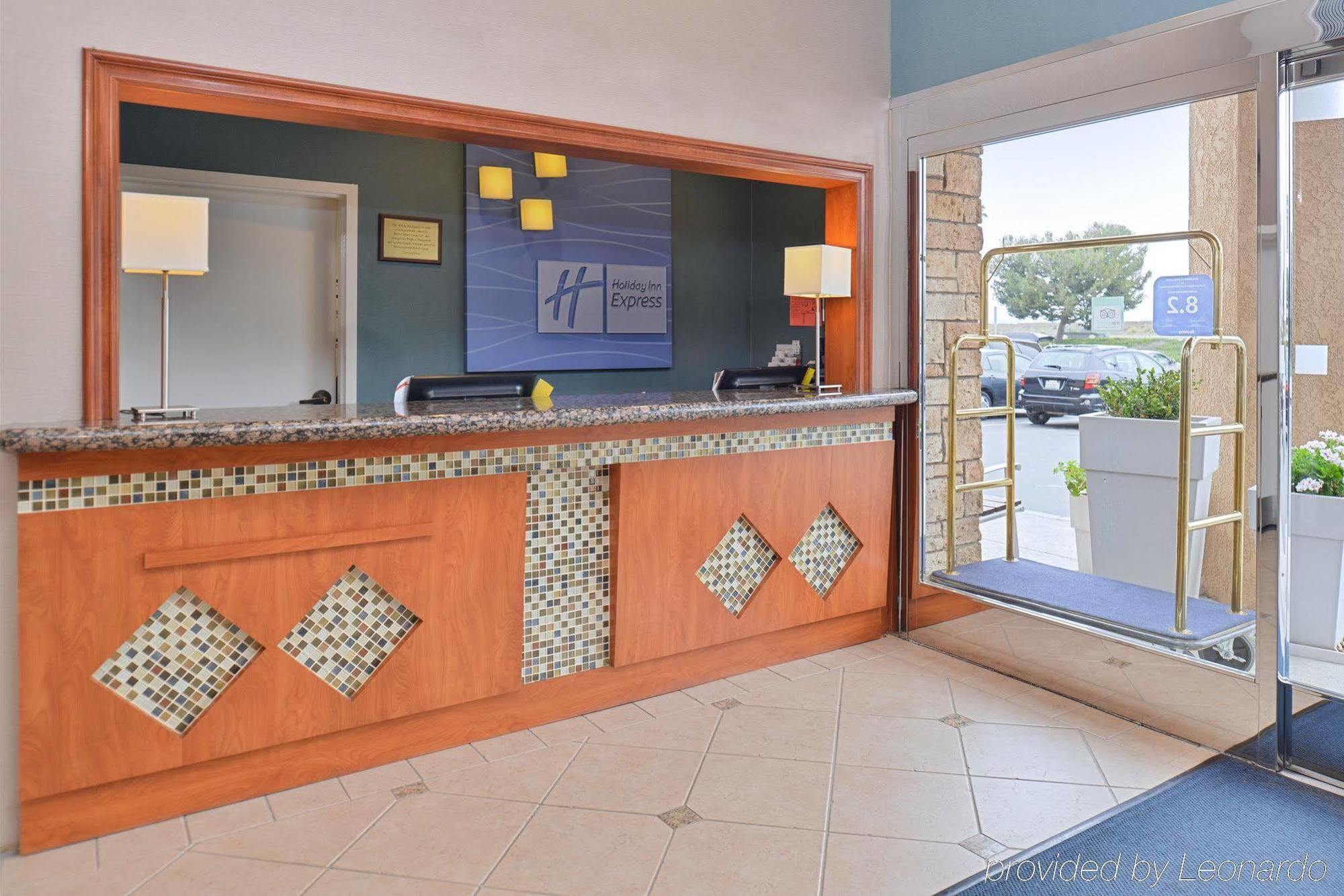 Holiday Inn Express Hotel & Suites Ventura Harbor By Ihg Exterior foto